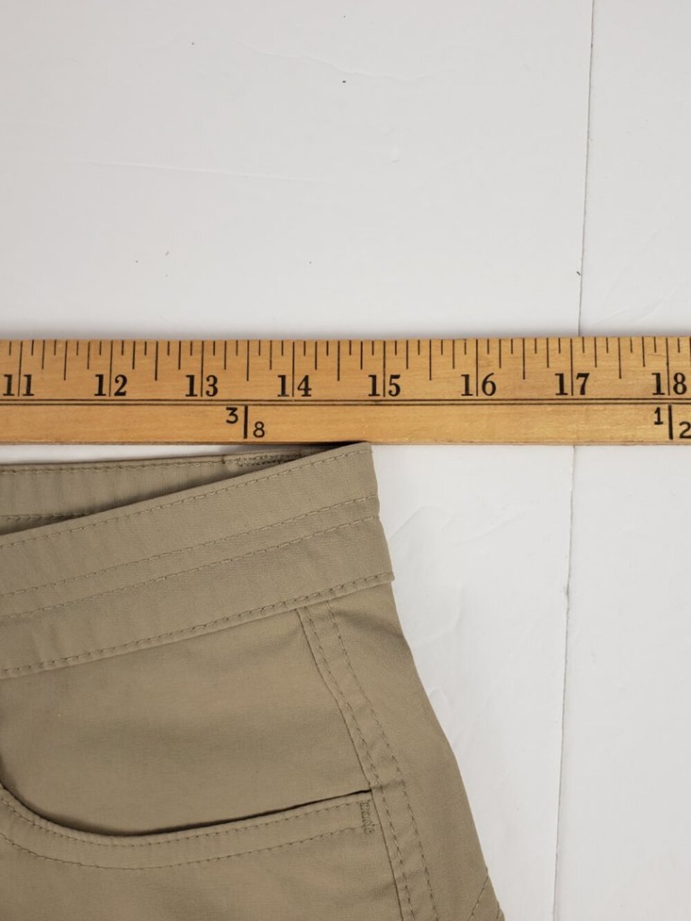 Eddie Bauer 6 Tan Shorts Womens Stretch Zip Pocket - Picture 10 of 12